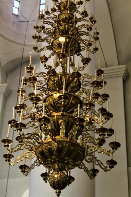 ዘመናዊ ቤተ ክርስቲያን chandelier