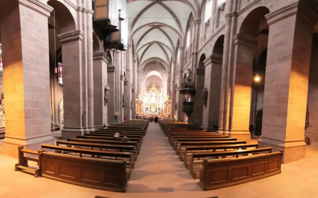 Interno della cattedrale