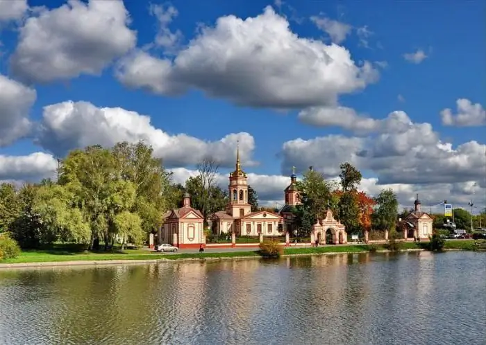 Iglesia de la Ex altación de la Santa Cruz en Altufiev