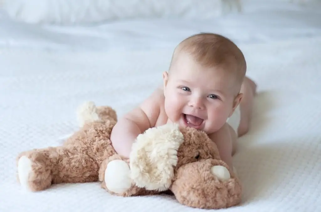 livre de rêve donner naissance à une fille dans un rêve