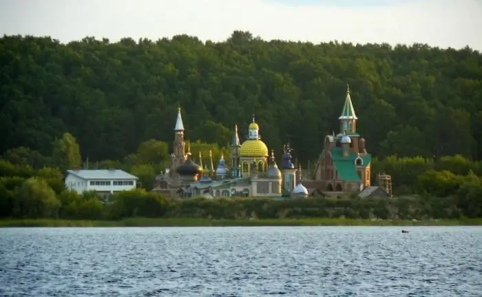 Visu reliģiju templis Kazaņas foto